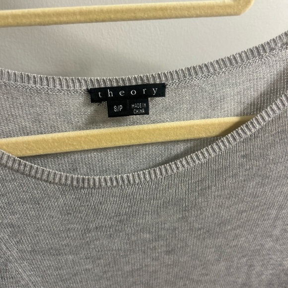 THEORY gray asymmetrical draped slit side thin knit shirt pullover sweater S - Picture 3 of 6